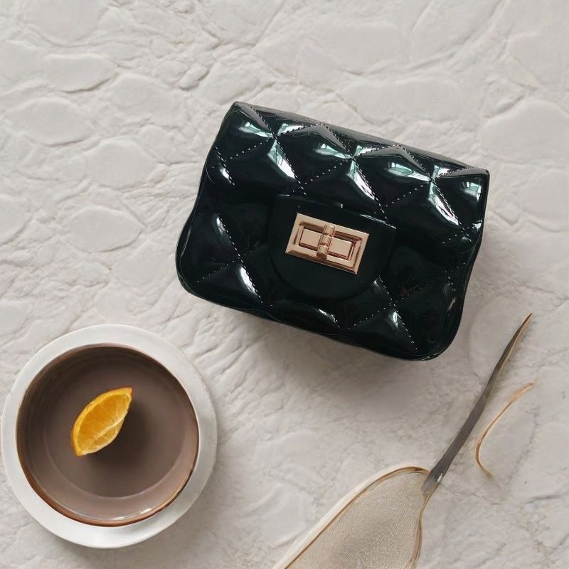 New classic diamond chain bag fashion trend shoulder bag small fragrant style jelly bag women's versatile oblique span bag
