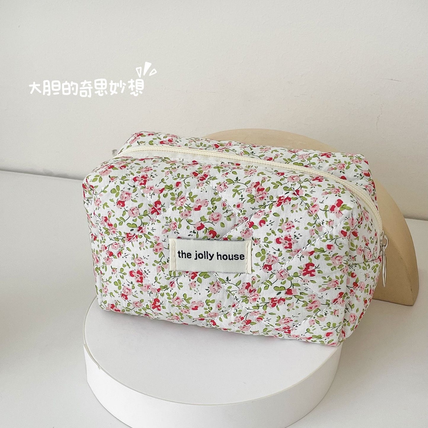 Classic floral cosmetic bag retro niche Harajuku girls high value large capacity travel portable toilet bag