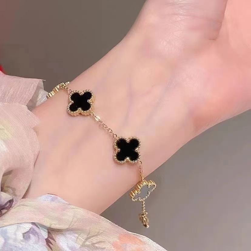 Van Cleef ins niche light luxury titanium steel fading double-sided bracelet high-grade texture necklace four-leaf clover necklace for mother