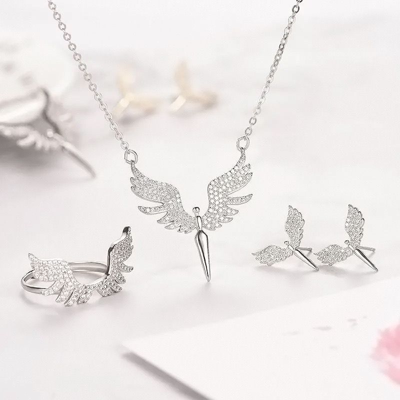 Trendy Angel Wing Zircon Necklace Ins Style High End Unique Collarbone Chain Fashion Jewelry