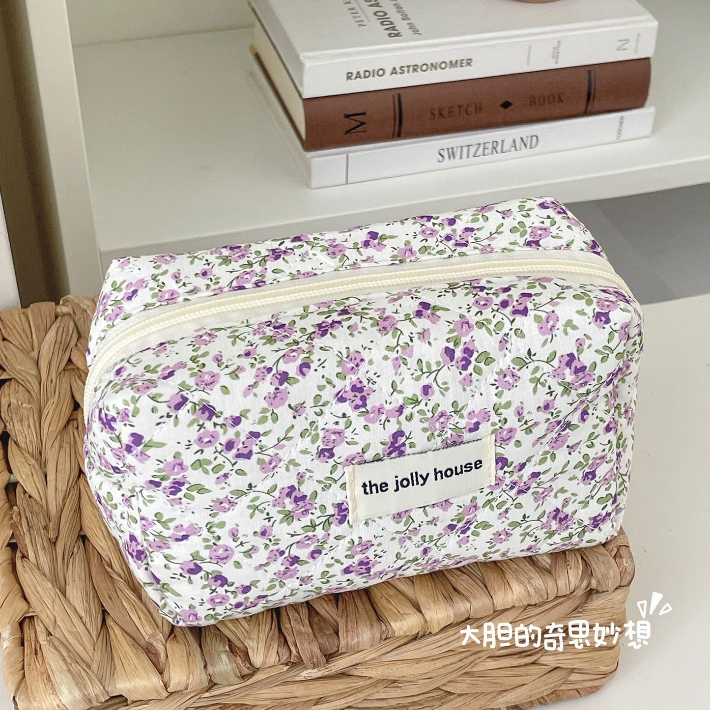 Classic floral cosmetic bag retro niche Harajuku girls high value large capacity travel portable toilet bag