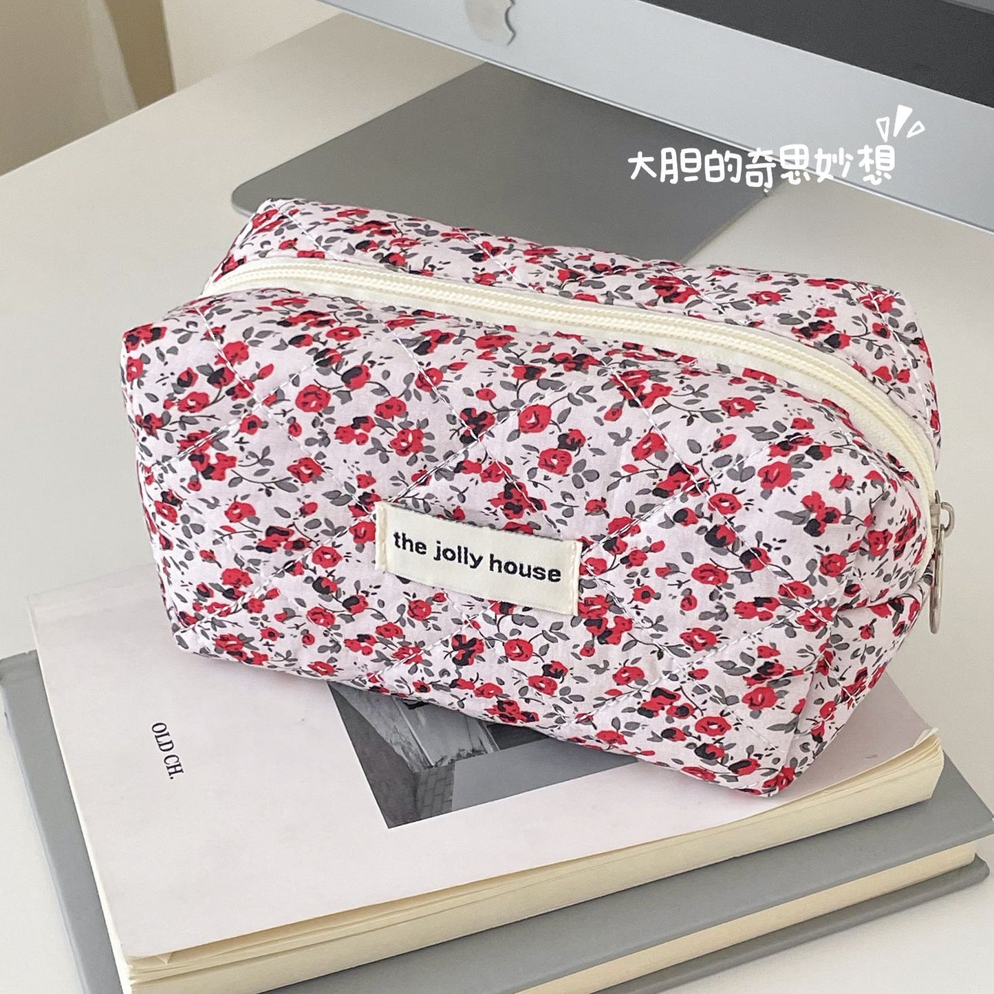 Classic floral cosmetic bag retro niche Harajuku girls high value large capacity travel portable toilet bag