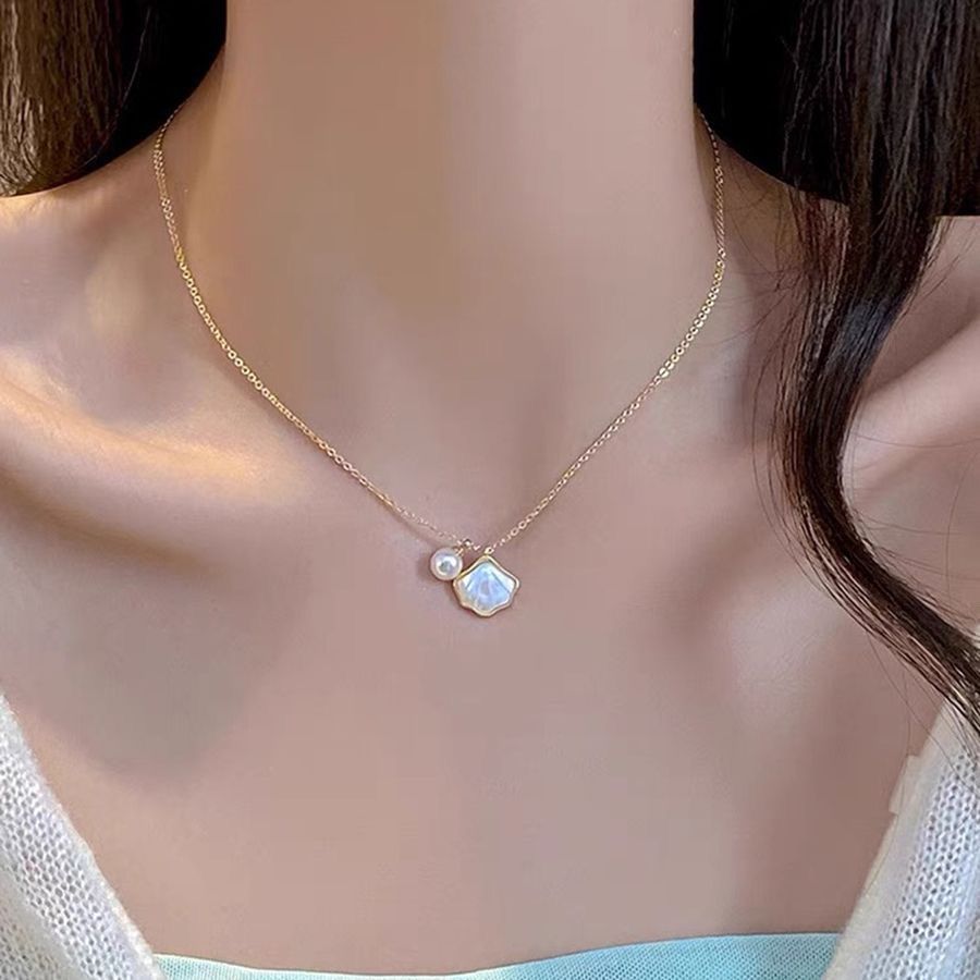 Trendy Angel Wing Zircon Necklace Ins Style High End Unique Collarbone Chain Fashion Jewelry