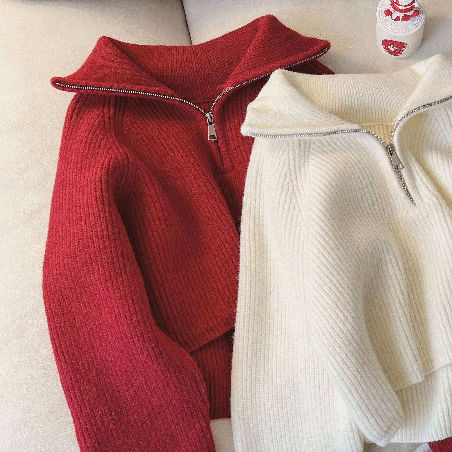 Thickened knitted 2024 autumn and winter new age-reducing design zipper loose and thin lapel lazy sweater top women