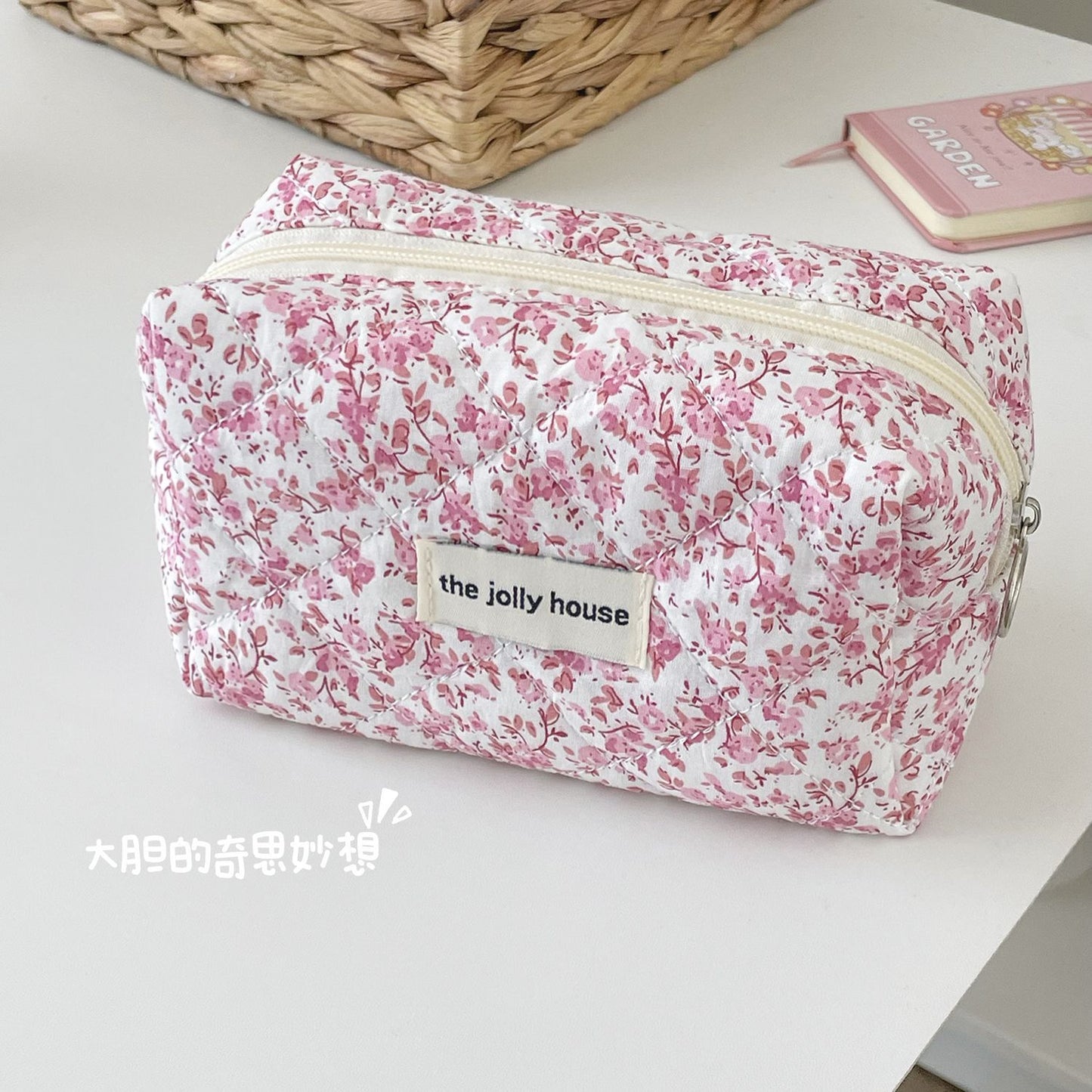 Classic floral cosmetic bag retro niche Harajuku girls high value large capacity travel portable toilet bag