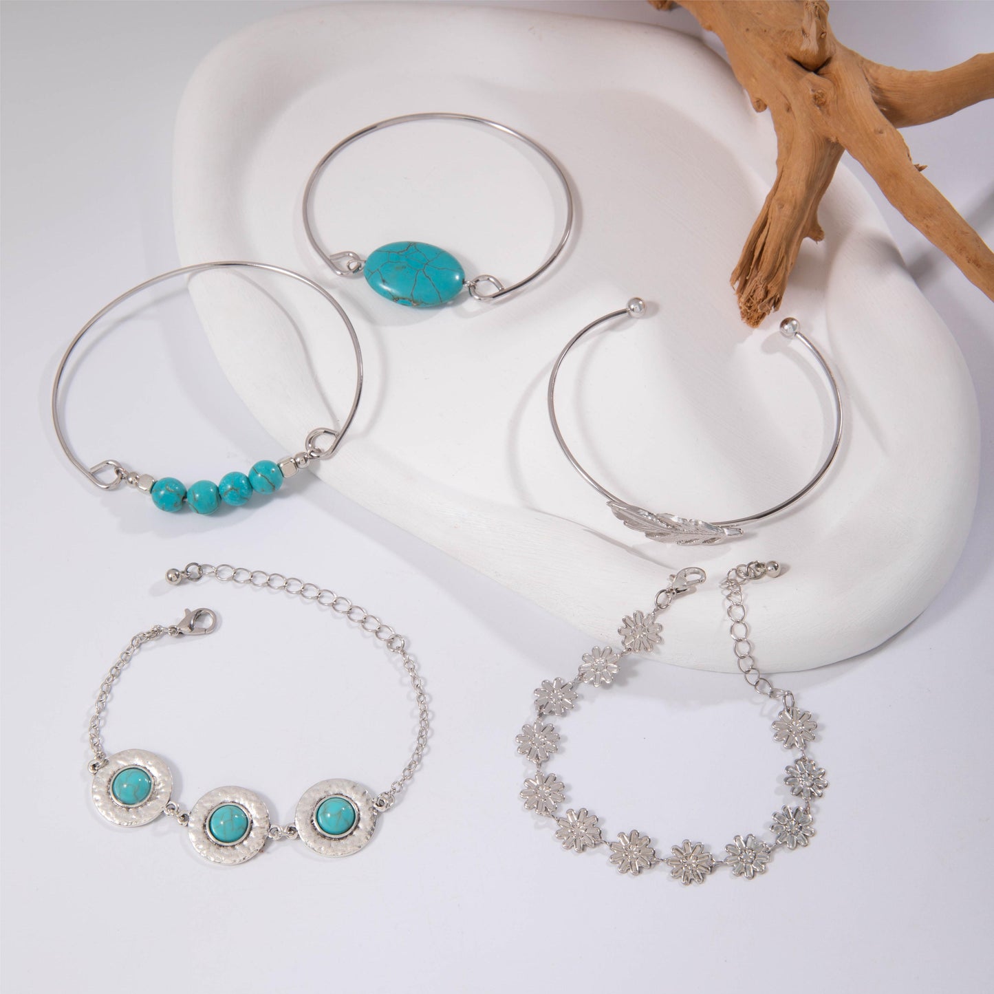 Fashionable Vintage Green Artificial Turquoise Inlaid Jewelry Set, a Unique And Versatile Ethnic Style Five-Piece Bracelet And Bangle Set for Women Featuring Flowers And Feathers