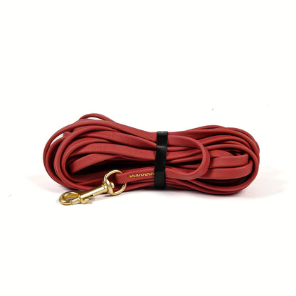 Waterproof, wear-resistant, and easy-to-clean dog leash, it's a great tool for training your dog's recall memory. The product comes in various lengths: 5ft, 10ft, 20ft, and 30ft, allowing your beloved dog to play outdoors and come back easily.