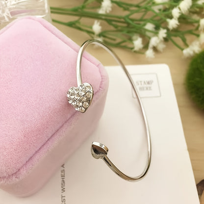 A Minimalist Style Heart-Shaped Open Bracelet for Women, Adorned with Sparkling Rhinestones, Featuring Handcrafted Jewelry Decorations (The Number of Artificial Diamonds May Vary)