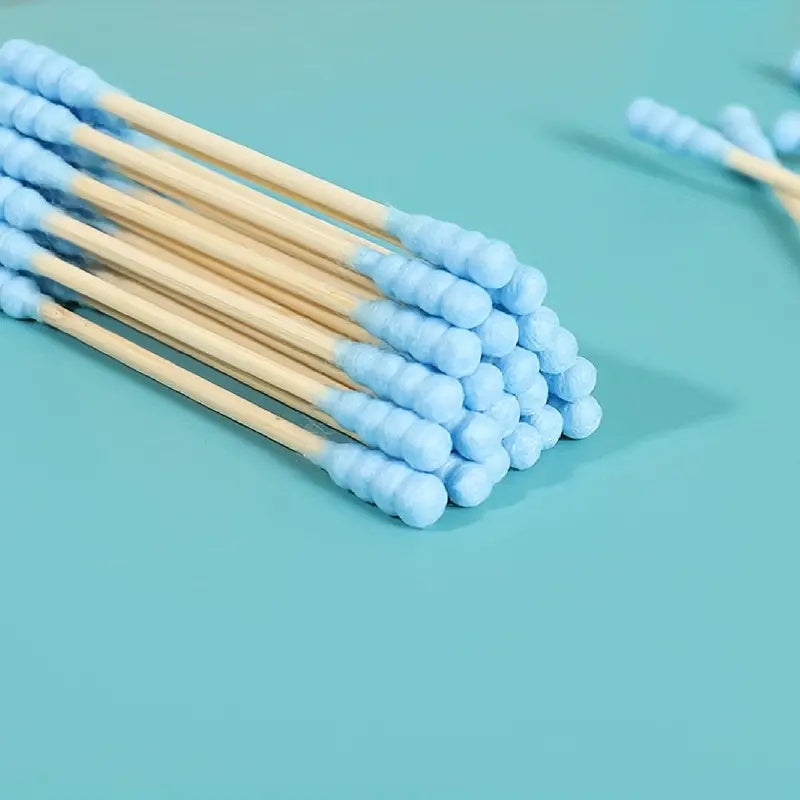 100 High-Quality Double-Ended Buds for Efficient Cleaning of Ears And Noses, As Well As for Applying Makeup