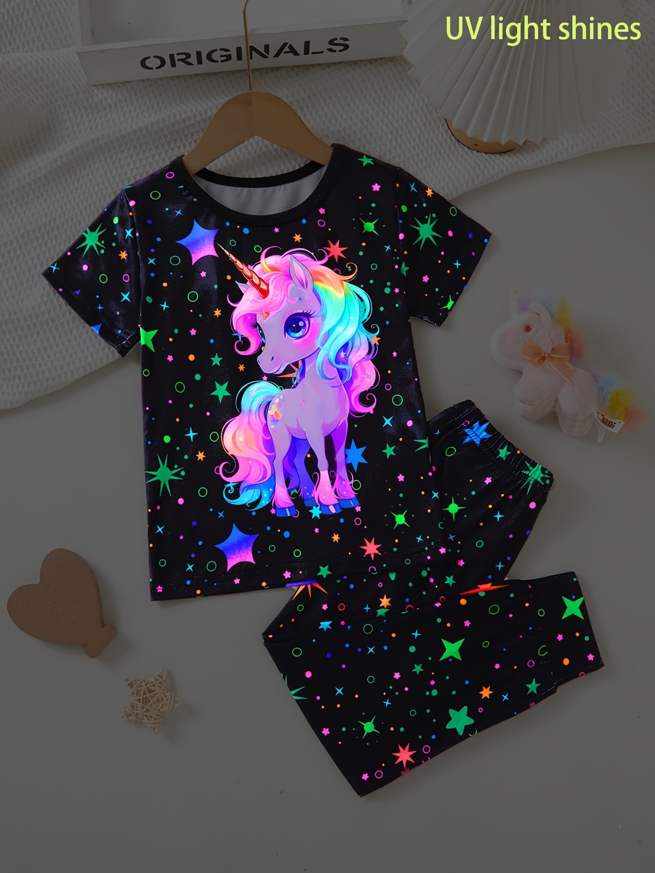 Girls' Spring/Summer/Autumn 2pcs Set: Glow-in-the-Dark Cute Unicorn Print Round Neck Pullover T-Shirt with Short Sleeves + Fluorescent Starry Sky Print Elastic Waistband Ankle-Length Pants. Cute Style Pants Set, Girls' Pants Set, Suitable for Daily