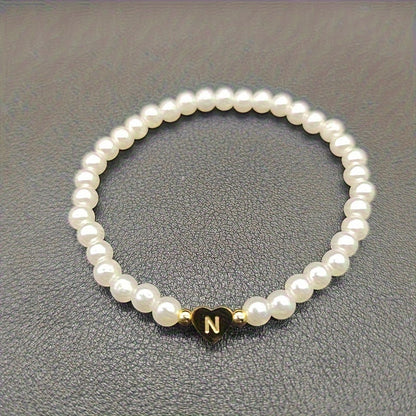 Hot Classic A-Z Heart Lnitial Letter Bracelet Women Temperament Lmitation Imitation Pearl Bead Bracelet for Women Jewelry Gift