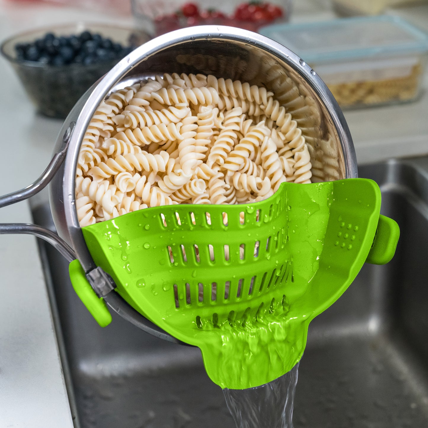 [ABERZEY Clip-On Strainer] ABERZEY 1pc Clip-On Strainer for Pots & Pans | Durable Plastic Kitchen Colander for Easy Drainage & Compact Design | Pasta, Meat, Vegetables, Fruits Strainer