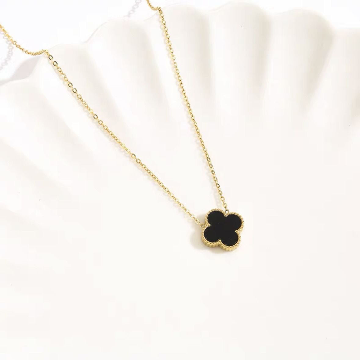 Van Cleef ins niche light luxury titanium steel fading double-sided bracelet high-grade texture necklace four-leaf clover necklace for mother