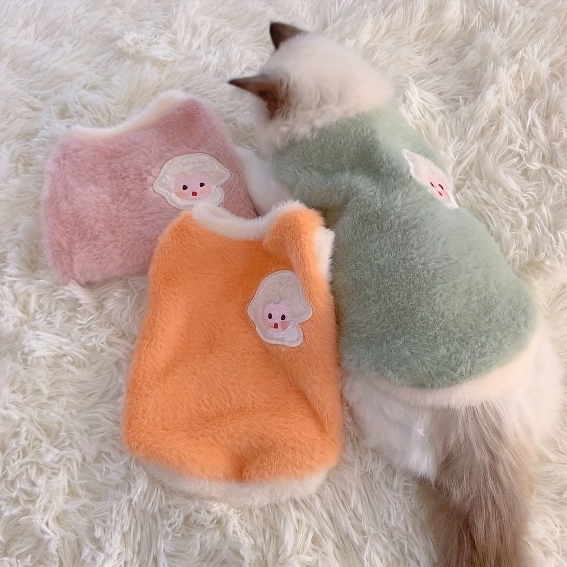 Cute Autumn And Winter Cat Clothing, Warm And Thick Vests for Dogs, Preventing Shedding, Suitable for Small Pets And Kittens