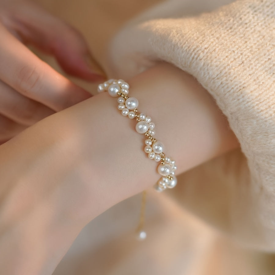 A Sweet And Exquisite Faux Pearl Cat Paw Bracelet for Women, Featuring a High-End Design That Is Versatile And Fashionable