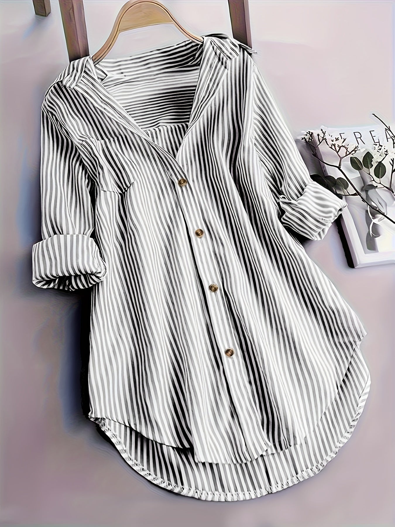 Elegant Striped Shirt for Women, Stylish Long-Sleeve Blouse with a Collar And Pockets
