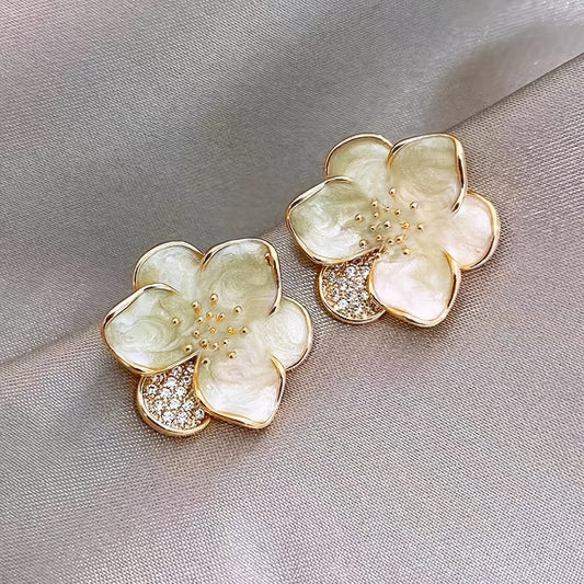 1 Pair of Fashionable and Elegant Small Fresh Flower -Studded Women's Everyday Earrings