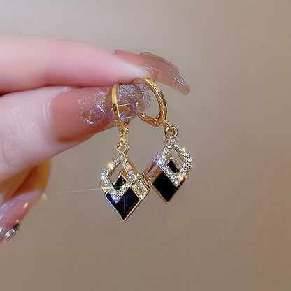 A Pair of Simple, Niche, Lightweight, and Luxurious Double Rhombus Hollowed-out Women's Ear Pendants, Suitable for Daily Gatherings, Gifts, and Year-round Wear.