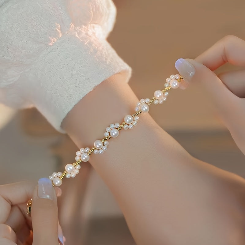 A Sweet And Exquisite Faux Pearl Cat Paw Bracelet for Women, Featuring a High-End Design That Is Versatile And Fashionable
