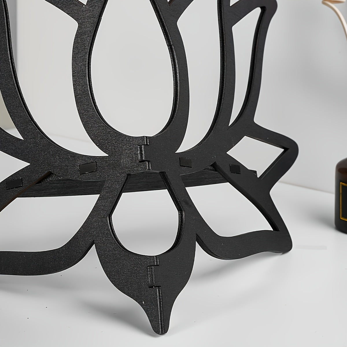 Creative Lotus Wall/Art Deco Style/Matte Finish/Wall Hanging/Home Decor And Wall Decoration/Made of PS/1 Corner Cabinet