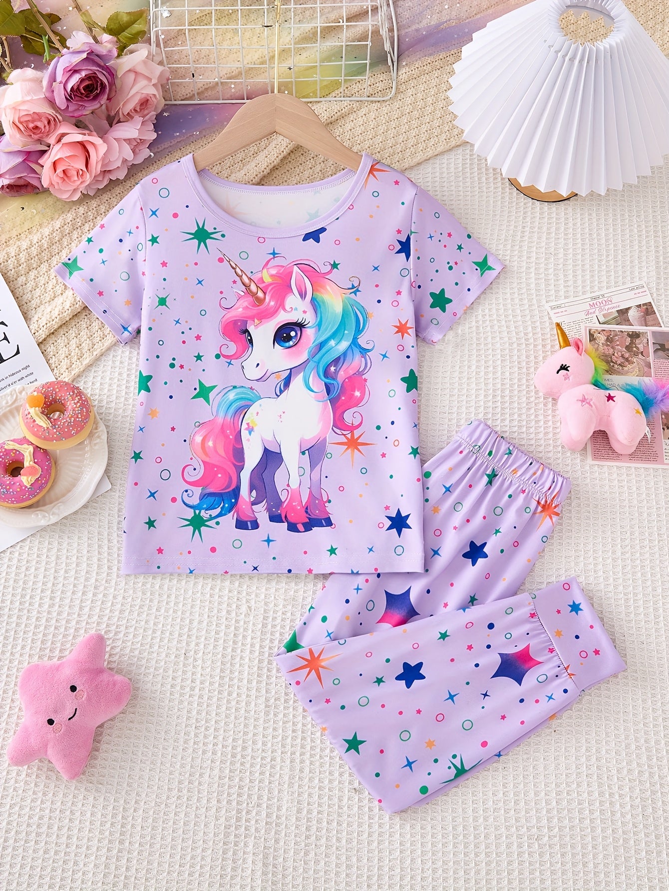 Girls' Spring/Summer/Autumn 2pcs Set: Glow-in-the-Dark Cute Unicorn Print Round Neck Pullover T-Shirt with Short Sleeves + Fluorescent Starry Sky Print Elastic Waistband Ankle-Length Pants. Cute Style Pants Set, Girls' Pants Set, Suitable for Daily