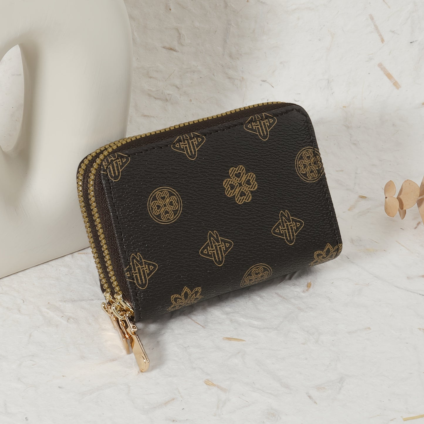 Stylish Double-Zippered Coin Purse for Credit Cards, Made from High-Quality. This Easy And Casual Multi-Card Holder Is Ideal for Outdoor Activities, Travel, And Returning to School
