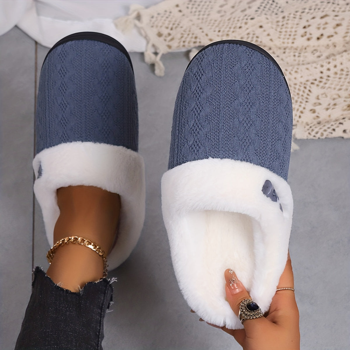 Women'S Plush Slippers with Horn Buttons for Winter, Stylish And Warm for Home Use. Comfortable And Cozy Soft-Soled Fuzzy Shoes, Suitable for Couples for Indoor And Outdoor Wear., Women Shoes