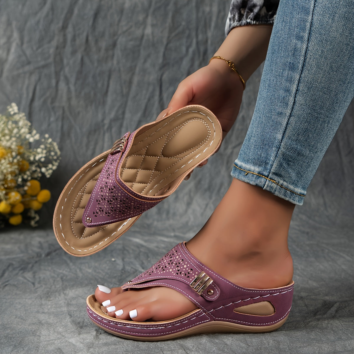 Women'S Stylish Wedge Flip-Flops - Comfortable Arch Support, Breathable Outdoor Sandals - Trendy, Versatile, Soft Sole, Easy for Everyday Wear.