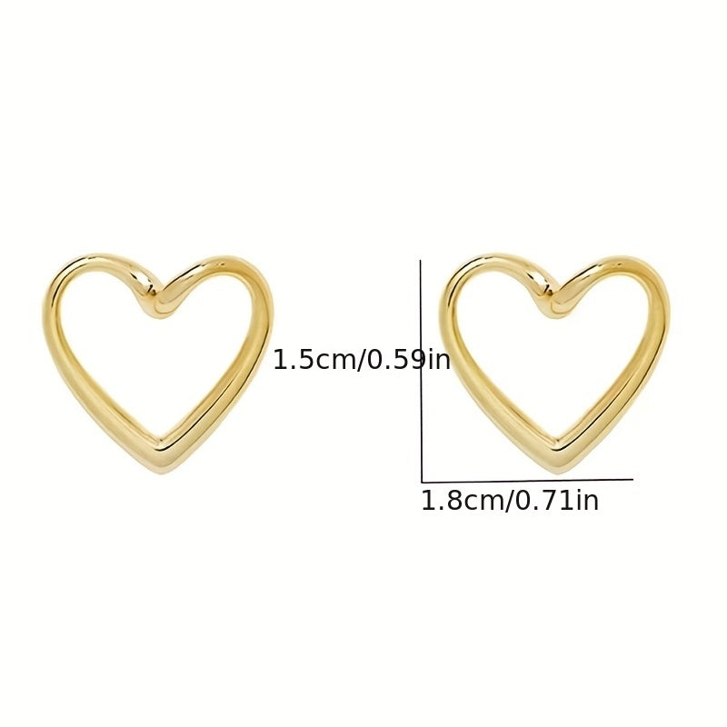 One Pair of Fashion Classic Hollow Heart Stud Earrings