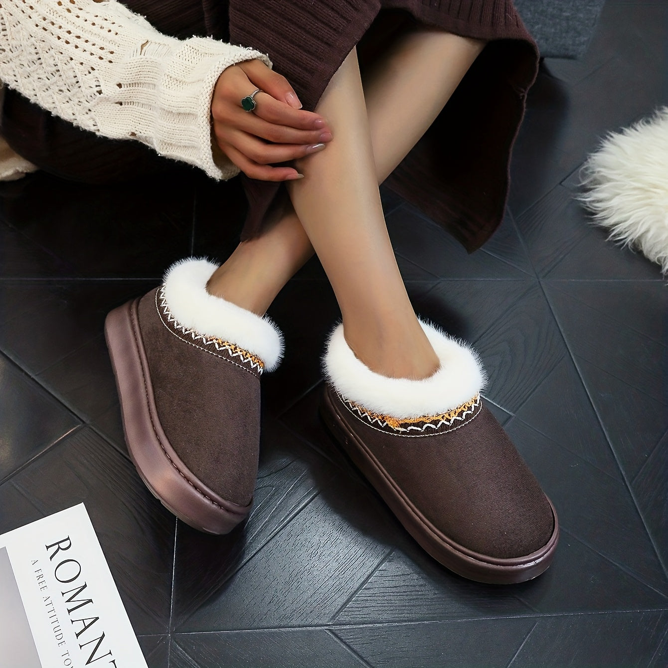 Winter Warm Short Boot Shoes, Simple and Elegant. New Winter Plush Slippers, Made with Soft and Skin-friendly Materials. Ethnic-style Versatile Shoes, Women Shoes
