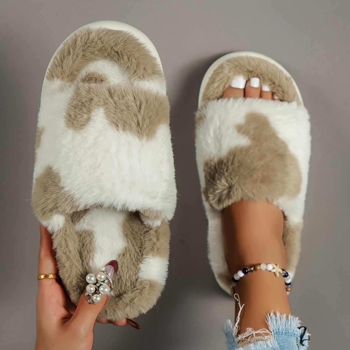 [Warm Fuzzy Slippers] Cozy Fluffy Faux Furry Slippers Suitable for – Warm Soft House Shoes with Open-Toe Platform, Cushioned PVC Sole & Fuzzy Covering, Women Shoes