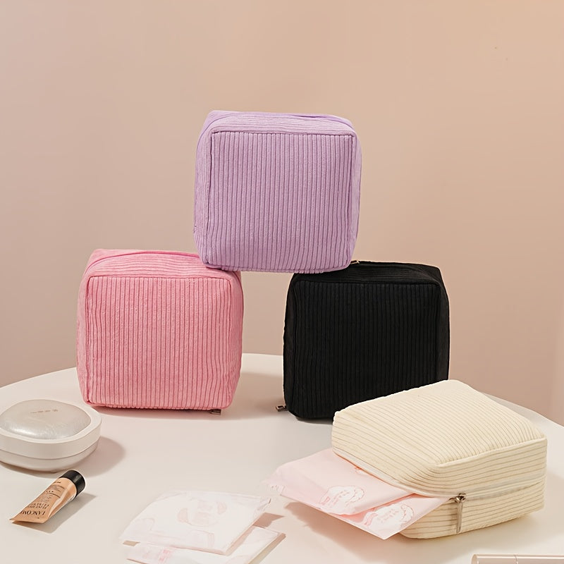 A Storage Bag for Sanitary Pads Made of Thick Plush Fabric, a Portable Mini Pouch for Sanitary Napkins, a Large Capacity Organizer for Small Items Like Cosmetics And Lipsticks, Perfect for Travel