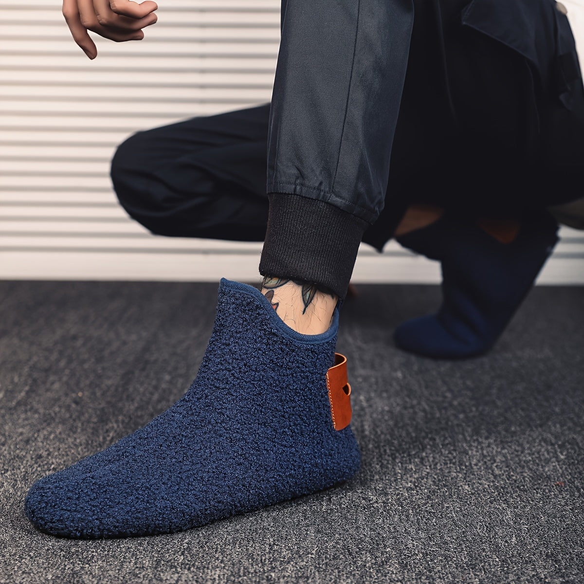 Men's Cozy Autumn/Winter Indoor Casual Slip-On Ankle Slippers with Anti-Slip Sole And Warm LiningSuitable for Men & Women