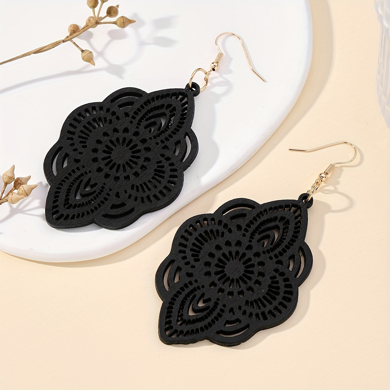 1 Pair Wood Lace Earrings with Delicate Wood Beads - Vintage Elegant Everyday Suitable for Daily Wear & Special Occasions, Year-Round Neutral Wood Grain