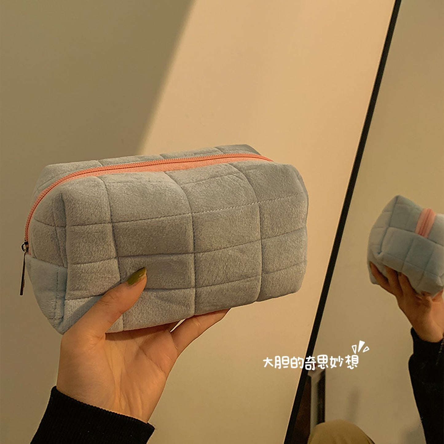 Classic floral cosmetic bag retro niche Harajuku girls high value large capacity travel portable toilet bag