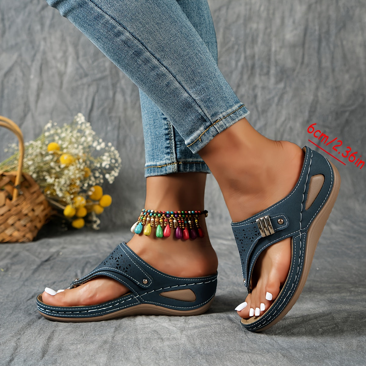 Women'S Stylish Wedge Flip-Flops - Comfortable Arch Support, Breathable Outdoor Sandals - Trendy, Versatile, Soft Sole, Easy for Everyday Wear.