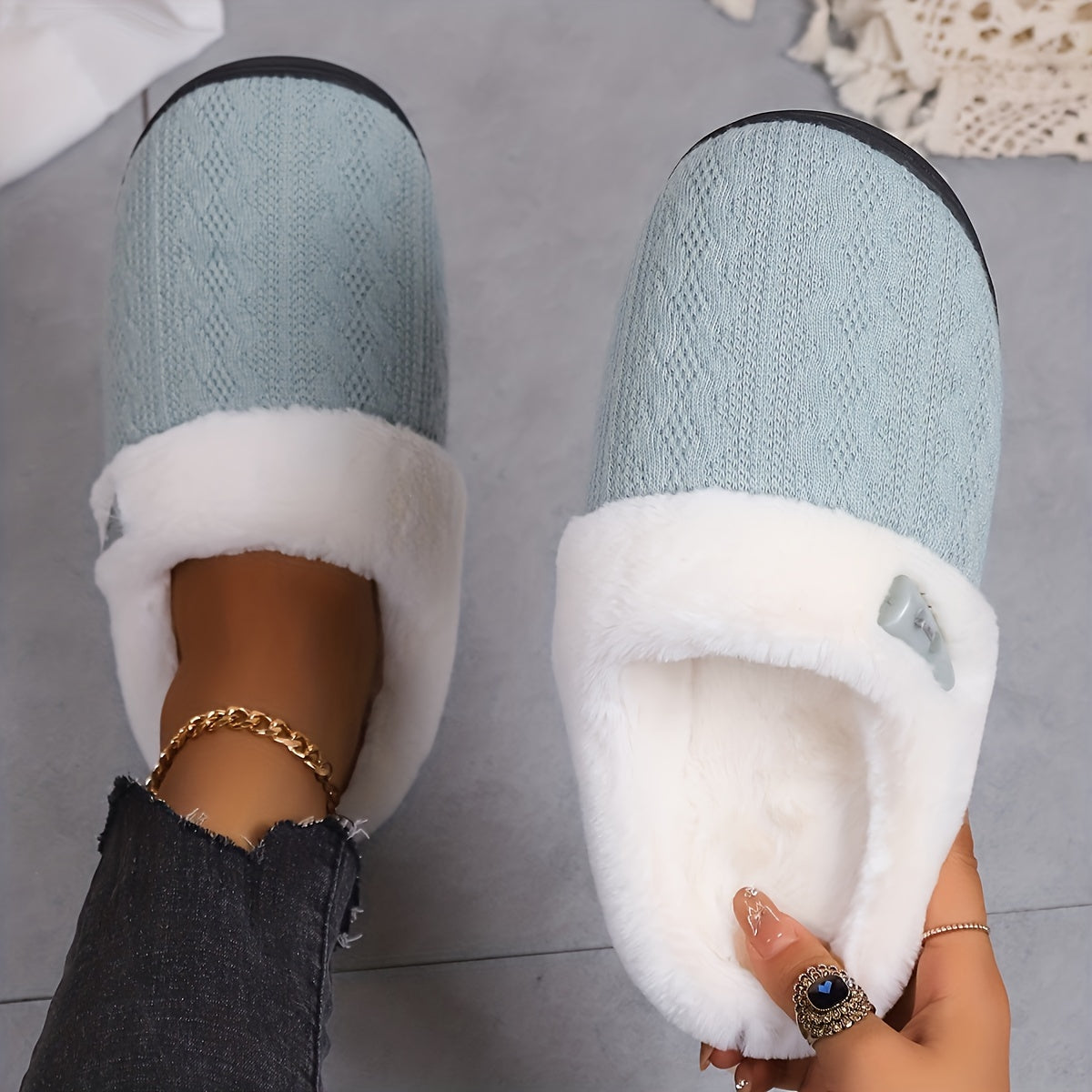 Women'S Plush Slippers with Horn Buttons for Winter, Stylish And Warm for Home Use. Comfortable And Cozy Soft-Soled Fuzzy Shoes, Suitable for Couples for Indoor And Outdoor Wear., Women Shoes
