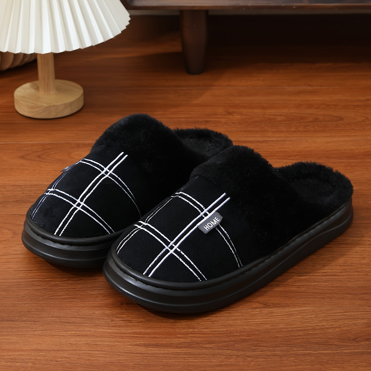 A Pair of Winter Warm Men's Plus Size House Slippers