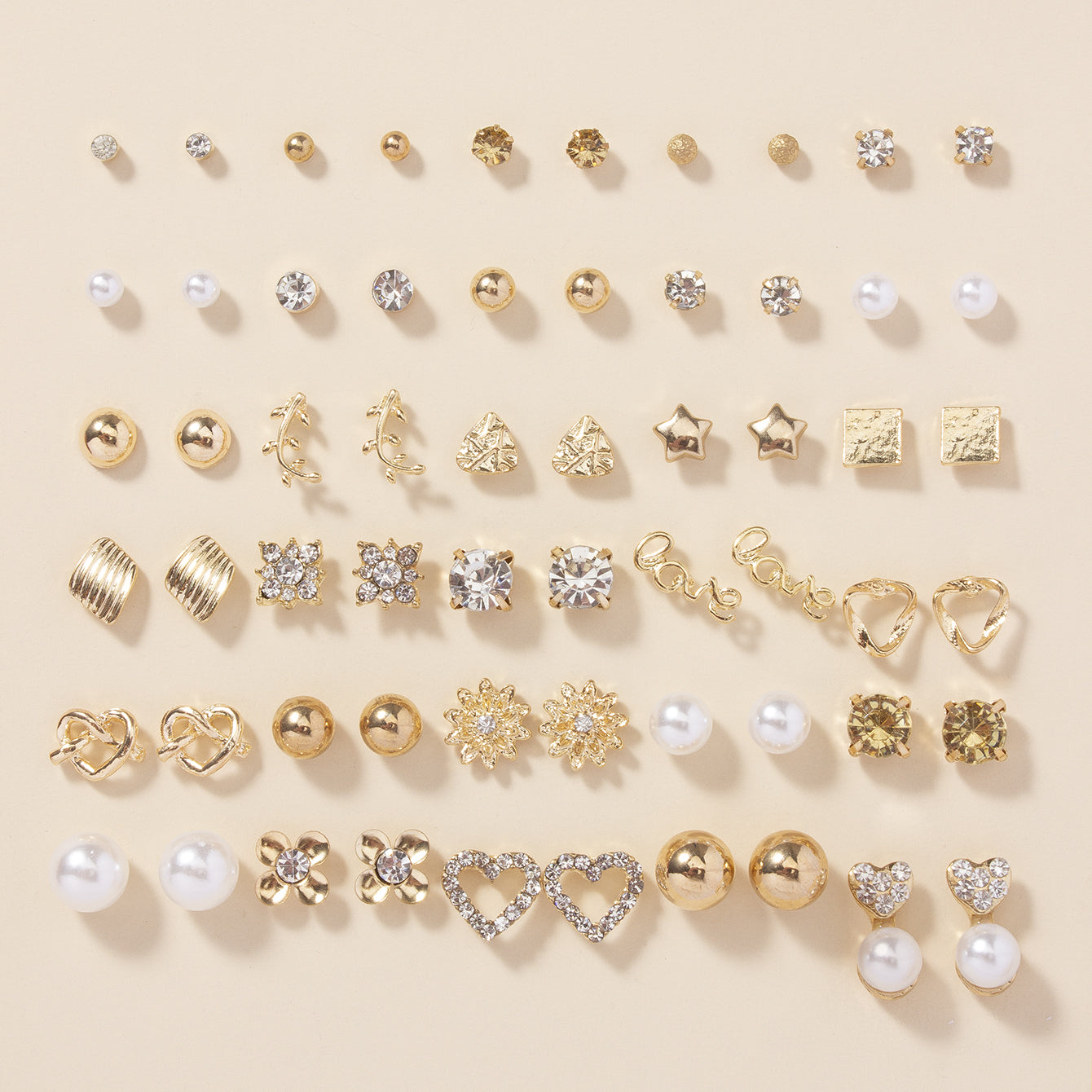 A Set of 30 Stylish Heart-Shaped Letter Stud Earrings