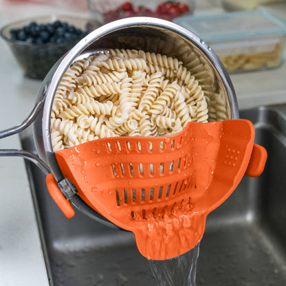 [ABERZEY Clip-On Strainer] ABERZEY 1pc Clip-On Strainer for Pots & Pans | Durable Plastic Kitchen Colander for Easy Drainage & Compact Design | Pasta, Meat, Vegetables, Fruits Strainer