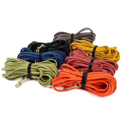 Waterproof, wear-resistant, and easy-to-clean dog leash, it's a great tool for training your dog's recall memory. The product comes in various lengths: 5ft, 10ft, 20ft, and 30ft, allowing your beloved dog to play outdoors and come back easily.