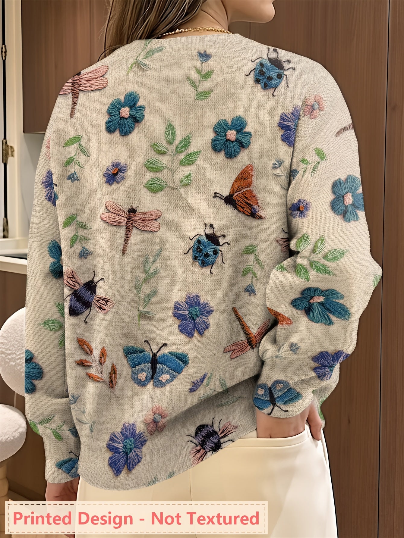 Lightweight Women'S Sweater with a Round Neck And Long Sleeves, Featuring an All-Over Insect Print Design