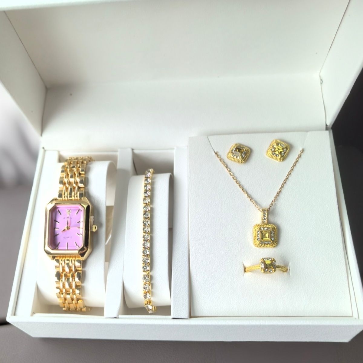 Birthday gift for girl girlfriend to give wife practical high-end watch set to give girlfriend 18-year-old adult gift commemoration