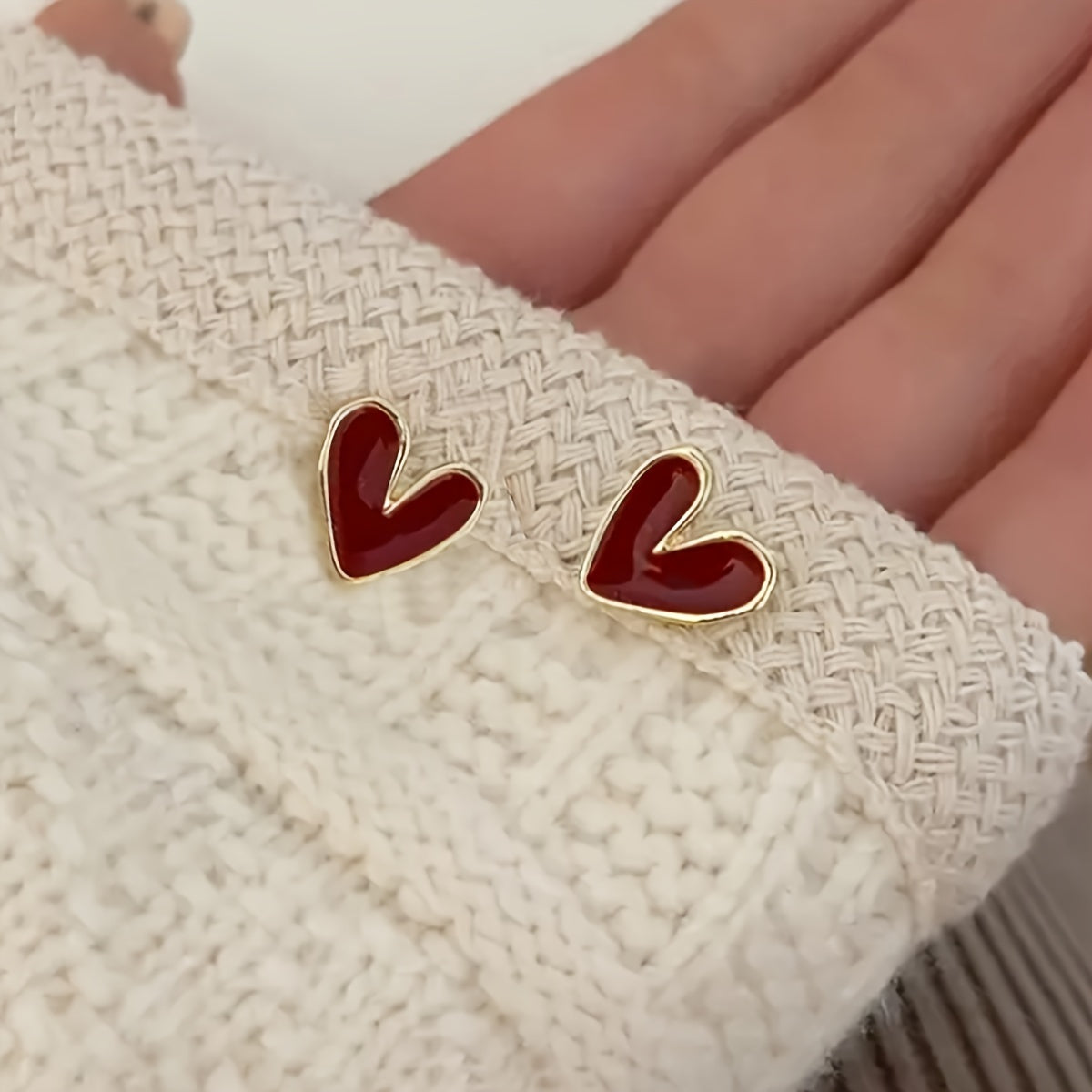 [Elegant Design] 1 Pair Elegant Red Heart Stud Earrings | Zinc Alloy | for Women | Chic and Simple Design | Casual Attire or Gifting