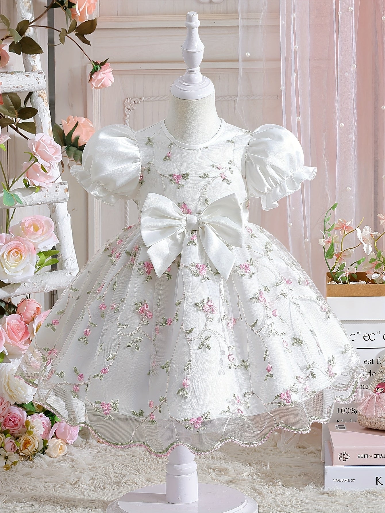 Girls' Summer Wedding Season Elegant Noble Fashion Bow Puff Sleeve Baby Girl First Birthday Gown Tulle Skirt Children's Puffy Princess Dress for Party
