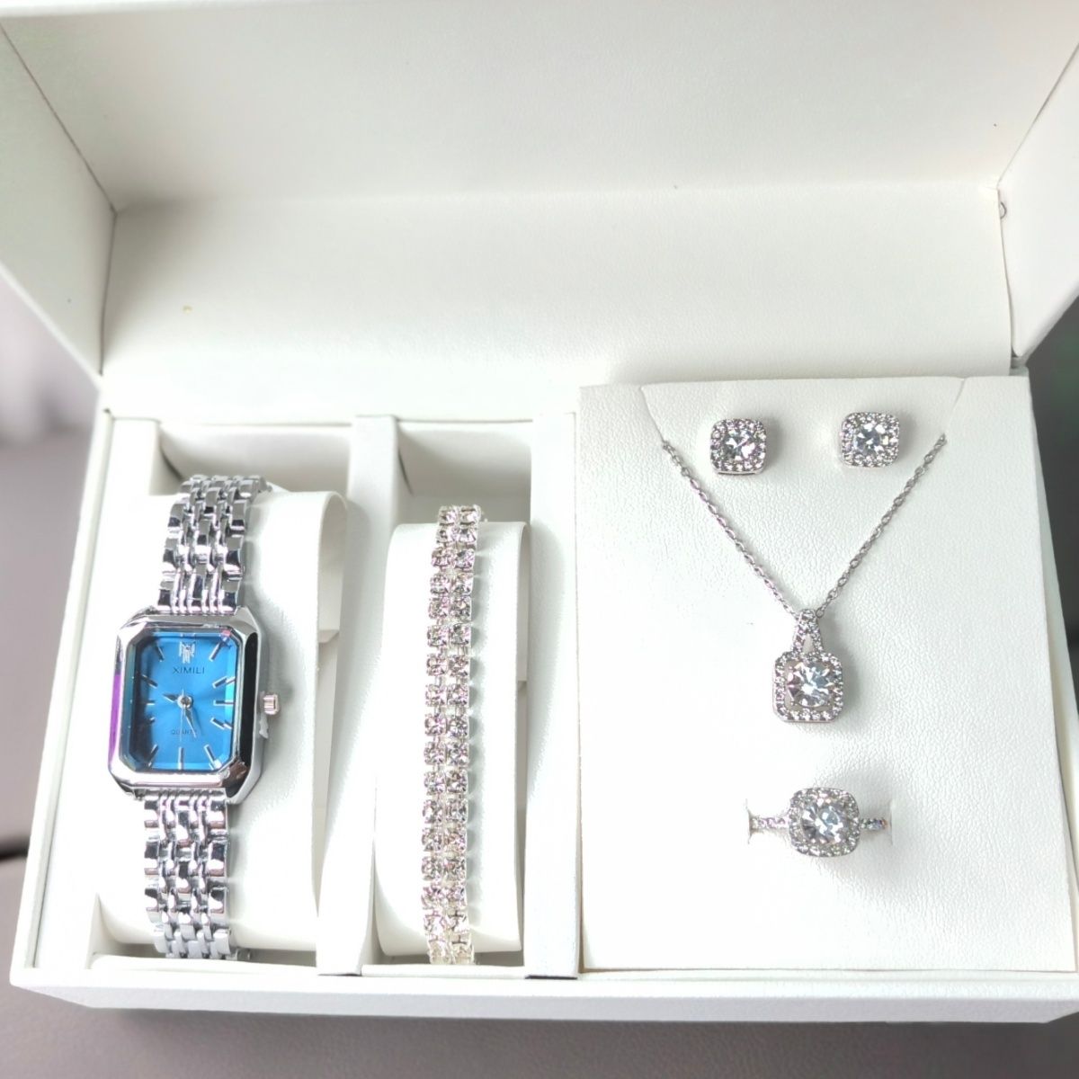 Birthday gift for girl girlfriend to give wife practical high-end watch set to give girlfriend 18-year-old adult gift commemoration