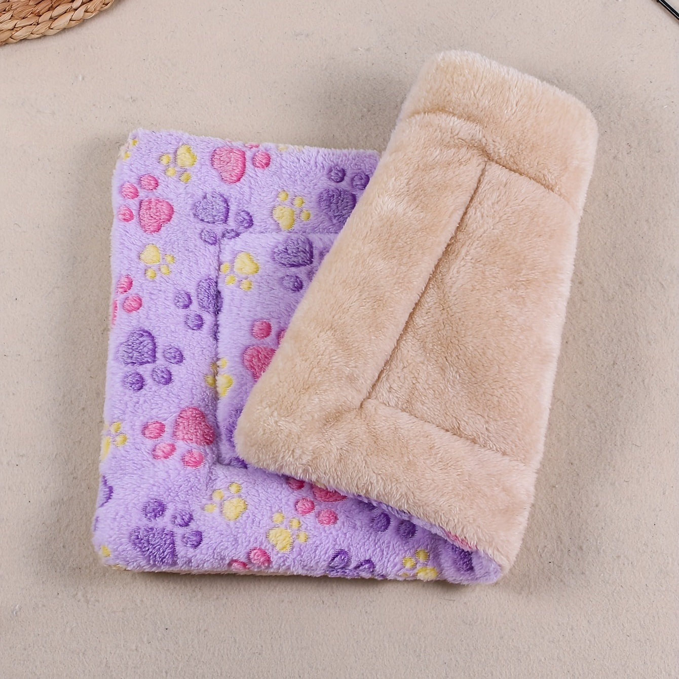 Dog Claw Love Printing Pattern Pet Nest Mat Four Seasons Universal Cat and Dog Floor Mat Comfortable and Pet Blanket 1pc