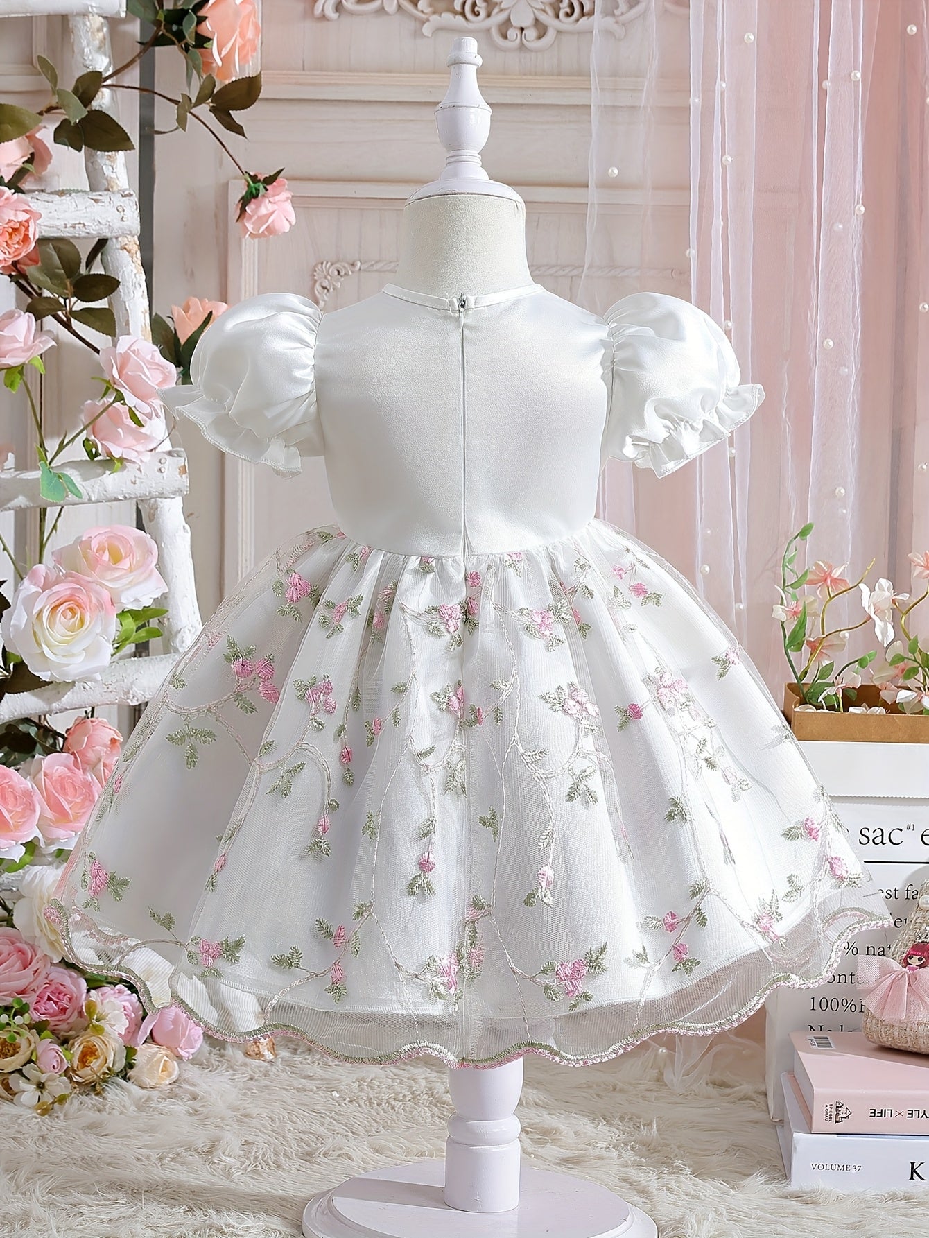 Girls' Summer Wedding Season Elegant Noble Fashion Bow Puff Sleeve Baby Girl First Birthday Gown Tulle Skirt Children's Puffy Princess Dress for Party