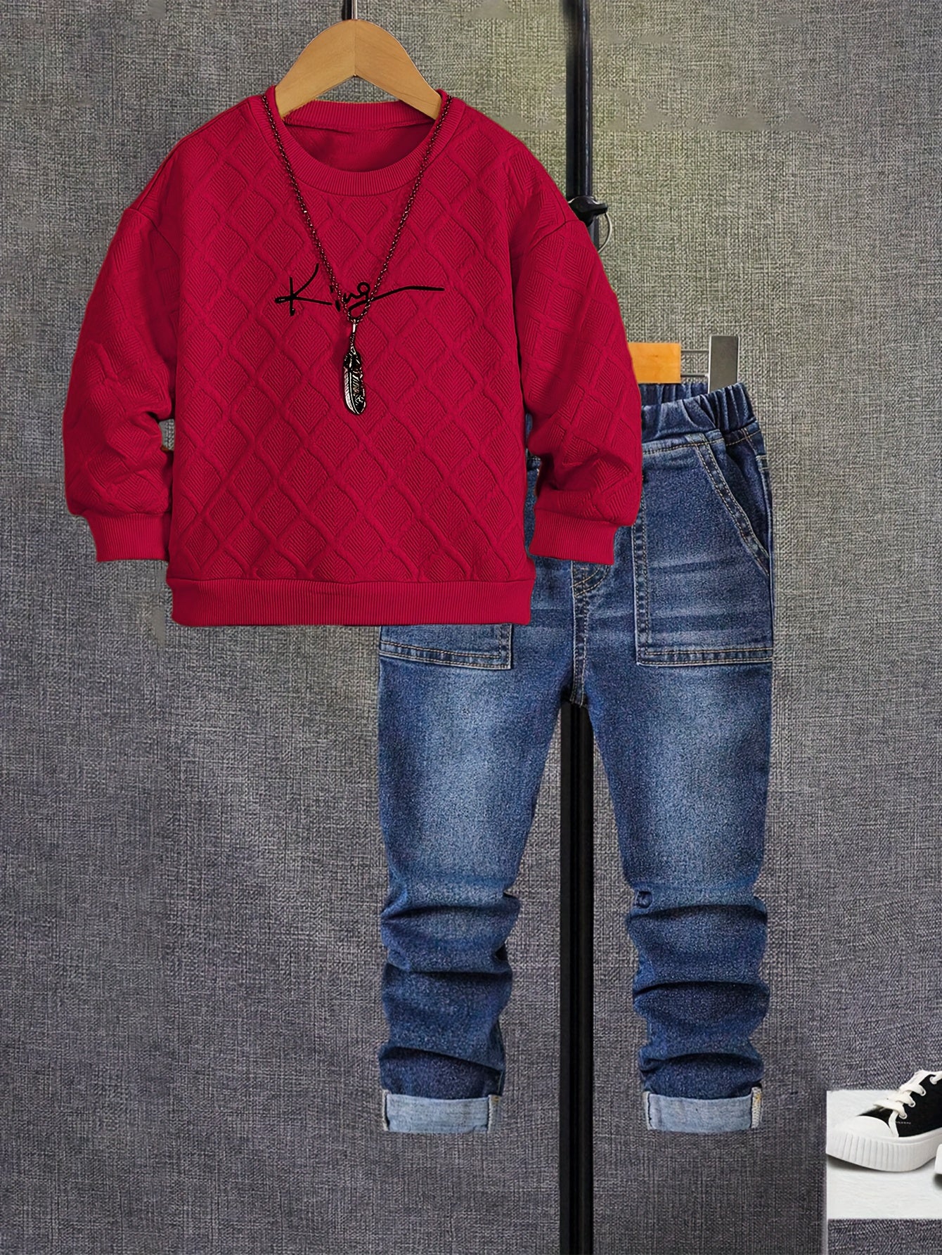 Boys' Long Sleeve Orange Crew Neck Sweatshirt with English Print Pullover and Casual Jeans Set, New Autumn Outfit Two-Piece, Perfect for Outdoor