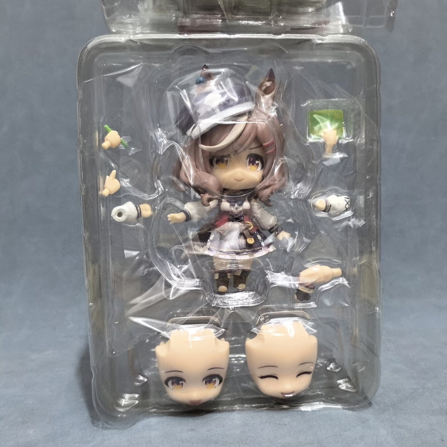 1 Chibi-Style Anime Figure Collectible with Swappable Hands, Feet & Face Plates - Chibi-Size Model Statue for Display, Christmas/Birthday/Halloween Gift for Fans, Anime Doll for /Office/Cube Chia/Display Base Compatible (swapable limbs)